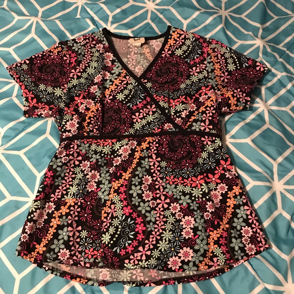 Cottonality Scrub Top - Picture 2 of 5